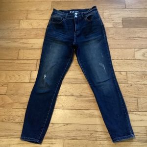 Reitmans jeans, high waist, double button closure, size 29, dark distres…
